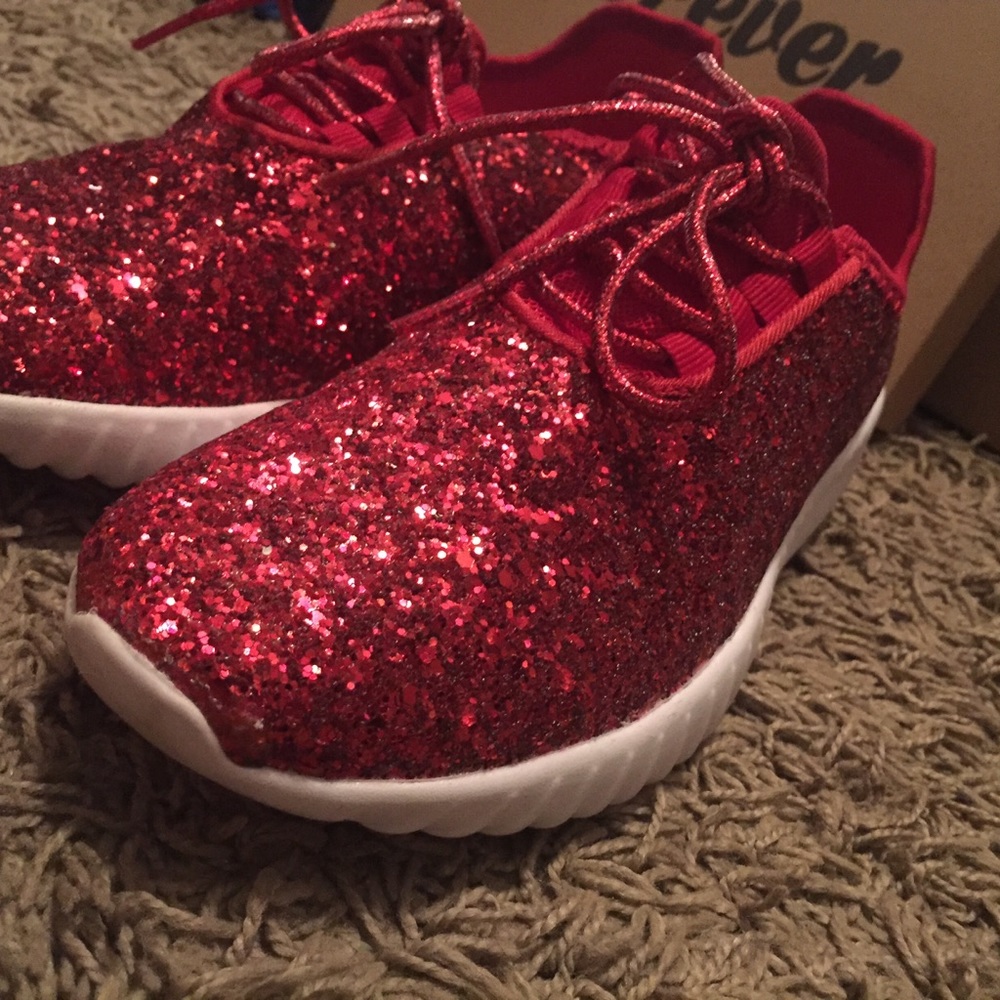 Red shoes - Picture 7 of 8
